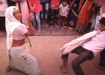 दादी बनी 'नागिन' तो पोते ने बजाई 'बीन', शादी के मौके पर दोनों हो गए डांस में लीन, 1 करोड़ लोगों ने देखा