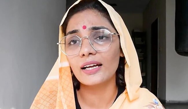 Bhojpuri Singer Neha Singh Rathore New Song Went Viral On Social Media