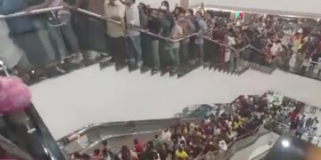 Kerala Mall Half Price Midnight Sale Twitter Upset To See This Shocking Viral Video