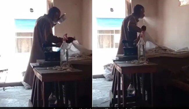 Man Spitting Water From Mouth While Ironing Clothes Internet Upset Watch Viral Video – मुंह में पानी भरकर कपड़ों पर थूक रहा था बुजुर्ग शख्स, इस्त्री करने का ऐसा तरीका देख भड़के लोग, बोले