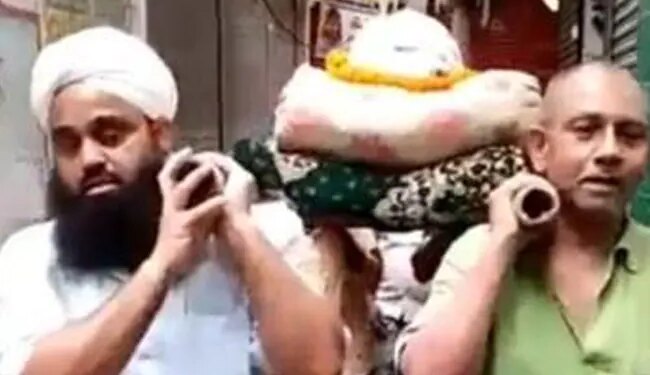 Muslims Came Forward For The Last Rites Of Hindu Elderly, Ram Naam Satya Hai, Bid Farewell To Him