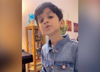 This Kid Sung Bollywood Famous Song Mere Mehboob Kayamat Hogi Song, Video Went Viral On Social Media – इस छोटे बच्चे ने सुरीली आवाज़ में गाया मेरे महबूब क़यामत होगी गाना, IAS ने कहा