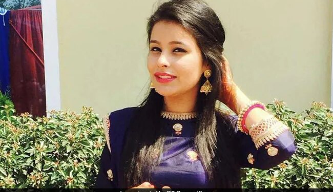 Bhagwant Mann Bride Gurpreet Kaur Shares Photo On Twitter Says Day Of My Wedding – भगवंत मान की दुल्हन गुरप्रीत कौर ने ट्विटर पर शेयर की फोटो, लिखा