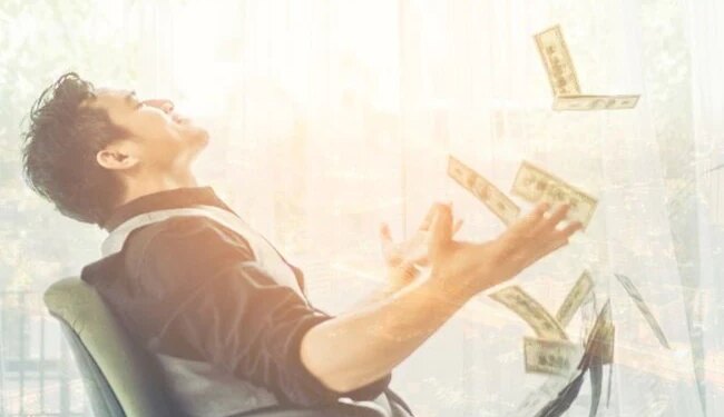 43 हज़ार रुपये के बदले कंपनी ने 1.43 करोड़ रुपये सैलरी दे दी, रिजाइन कर कर्मचारी फरार है