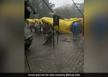 Amidst Heavy Rain Baraati Came Out Under Tirpal In Indore Madhya Pradesh Wedding Procession Video Viral