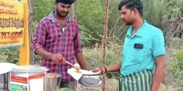 अपनी मां के साथ स्टॉल लगाता है ये शख़्स ताकि खाने के लिए किसी को गिड़गिड़ाना न पड़े