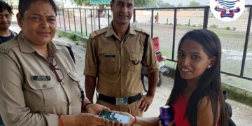 The Girl Who Came To Visit Laxman Jhula Lost Her IPhone Worth ₹65,000, Got It Back With The Help Of Police