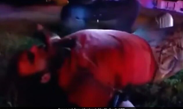 Pizza Delivery Boy Rescues Five Kids From Burning House, People Are Saying – Superhero Hai! – पिज़्ज़ा डिलीवरी ब्वॉय ने जलते हुए घर से बचाया पांच बच्चों को, लोग कह रहे हैं