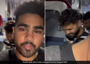 Man Started Mimic Indian Railways Chaiwala With Friends In Train Internet Says Gazab Watch Funny Viral Video
