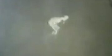 Viral Video :Aliens Have Come To Earth, Moving Video Of Aliens Captured In CCTV, Which Will Be Scared To See