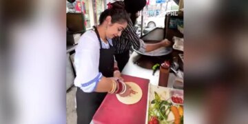 VIRAL VIDEO: This Couple Selling Fresh Pizza Has Rocked The Internet…