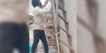Anand Mahindra Was Very Happy To See The Folding Ladder, Said – There Is No Dearth Of Creative People In This Country – फोल्डिंग सीढ़ी को देखकर आनंद महिंद्रा हुए बेहद खुश, कहा