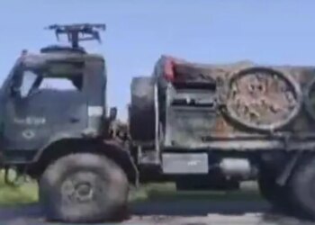 Silent Santari Keeping Eye On Pakistan Border As Robot Guarding The Border Making Army Job Simple Watch Video