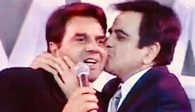 Dharmendra Is Remembering Dilip Kumar Passionately, Said- Brother, I Am Missing You – दिलीप कुमार को भावुक हो कर याद कर रहे हैं धर्मेंद्र, कहा