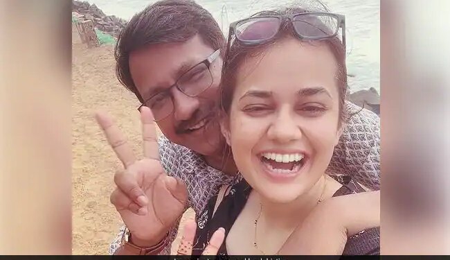 Tina Dabi And Her Husband Pradeep Gawande Enjoy Holidays On Their Beach, See Pictures