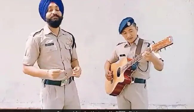 Itbp Constables Sings Afreen Afreen Song In Melodious Voice Video Viral On Social Media