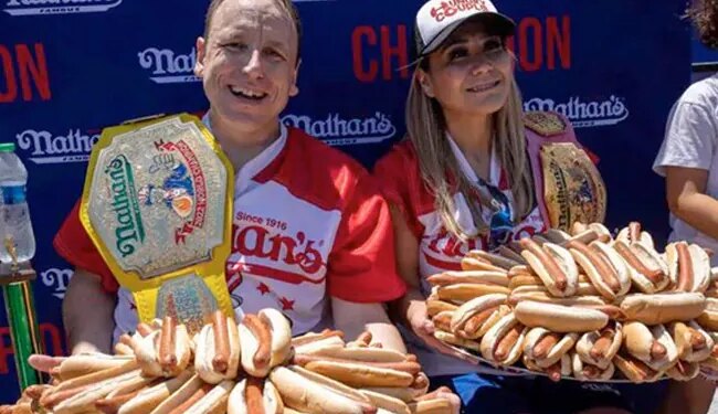 10 मिनट में 63 हॉटडॉग खाकर इस शख्स ने इतिहास रच दिया; 15वीं बार जीता खिताब