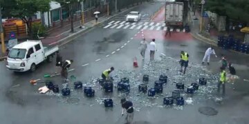 South Korean Beer Company Thanks Heroes Who Helped Clean Up Road After Bottles Spill
