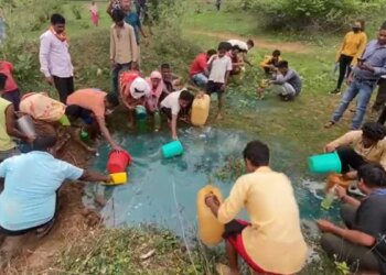 छत्तीसगढ़ में मिला 'डीज़ल का तलाब', फ्री में लोग स्टोर कर रहे हैं तेल, आख़िर क्या है असली मामला?