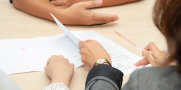 Techie Asks Can He Bring Mother For Salary Negotiations, Social Media Discusses The Proposal
