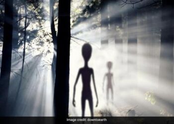 Aliens Are Living Under The Sea, Are Much More Advanced Than Us, Claims UFO Expert