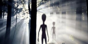 Aliens Are Living Under The Sea, Are Much More Advanced Than Us, Claims UFO Expert