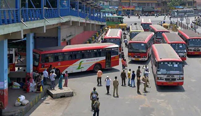 एक ही ब्वॉयफ्रेंड को लेकर दो लड़कियों के बीच हुई जबरदस्त लड़ाई, फिर लड़के ने दिखाई ये चालाकी…