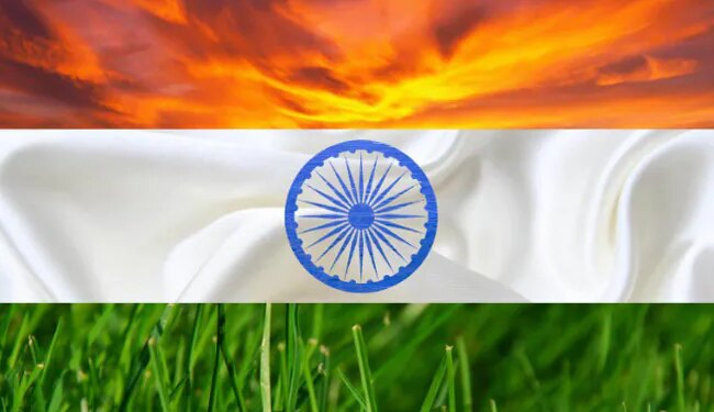 Happy Independence Day 2022: स्वतंत्रता दिवस पर अपनों को भेजें देशभक्ति से भरे ये शुभकामनाएं और संदेश