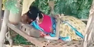 Dangerous Cobra Climbed On Woman Sleeping On Cot, Woman Started Crying Begging For Life
