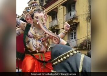 Anand Mahindra Wishes People On Ganesh Chaturthi 2022 In A Special Way Shares Amazing Video Of Ganpati