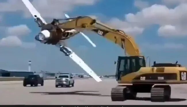 Crane Lifted The Plane And Then Flew It In The Air Then What Happened Next See Funny Viral Video