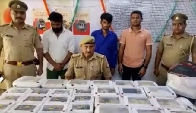 जिस कंपनी में काम करते थे, उसी कंपनी में किया लाखों की चोरी, स्टोर मैनेजर और डिलीवरी ब्वॉय गिरफ्तार