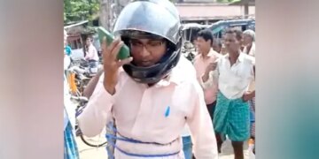 Tired Of Black Marketing Of Manure, Farmers Tied The Agricultural Advisor To A Pole In Bihar, Watch Video