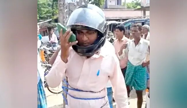 Tired Of Black Marketing Of Manure, Farmers Tied The Agricultural Advisor To A Pole In Bihar, Watch Video