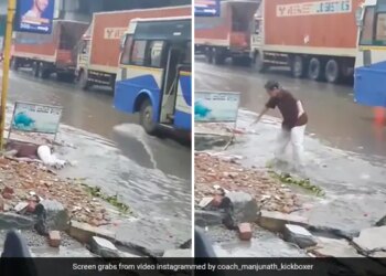 Man Got Washed Away In The Gutter On The Roadside Then What Happened Next Must Watch Viral Video