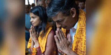 Britains PM Candidate Rishi Sunak Went To Worship On The Occasion Of Janmashtami With Wife Akshata