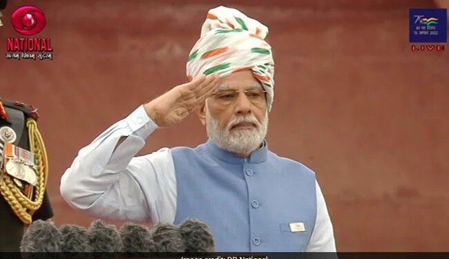 76th Independence Day: PM Modi Wears White Safa With Tricolour Stripes | PM Modis 9th Speech From Red Fort