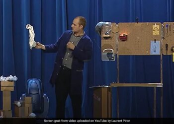 बेल्जियम के जादूगर ने कागज से दिखाया हैरतअंगेज जादू, नहीं होगा खुद की ही आंखों पर यकीन