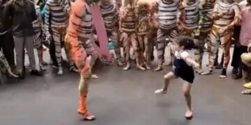 Girl Joins Folk Dancers In Karnataka’s Udipi, Watch VIDEO