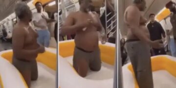 Video Of Man Taking Bath Inside The Metro | Man Is Seen Taking A Bath Inside The Metro Video Viral