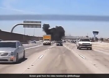 Plane Crash Landing Between The Vehicles On The Highway On California Road See Viral Video