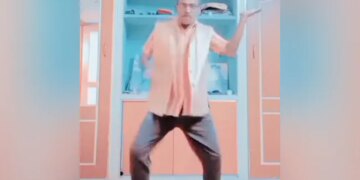 Man Killer Dance Moves To Hrithik Roshan Dil Na Diya Song Internet Says Age Just A Number
