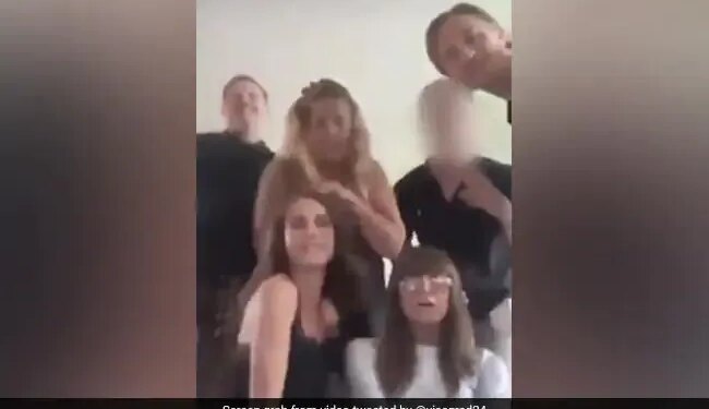 Finlands PM Sanna Marin Dances Fiercely With Friends At The Party, The Video Goes Viral