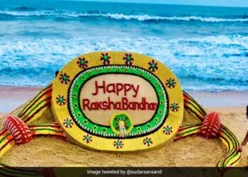 Sudarsan Pattnaik Creates Beautiful Rakhi Art On Puri Beach Wishes Raksha Bandhan 2022