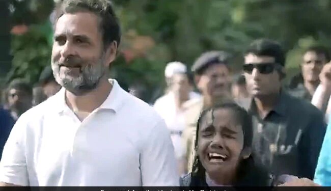 Bharat Jodo Yatra: Rahul Gandhi को देख भावुक हुई लड़की, गले लगकर फूट-फूट कर रोई