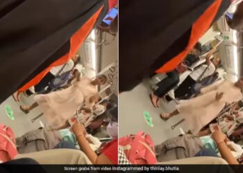 Girl Dance In Delhi Metro While Friend Recording Her Internet Loves It See Viral Video – दिल्ली मेट्रो में Reels बनाने के लिए डांस कर रही थी लड़की, सहेली बना रही थी Video, लोग बोले