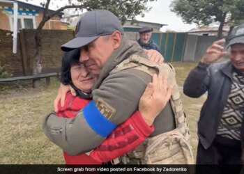 Ukrainian Soldier Reunites With His Mother After Six Months Of Russian Occupation Watch Viral Video