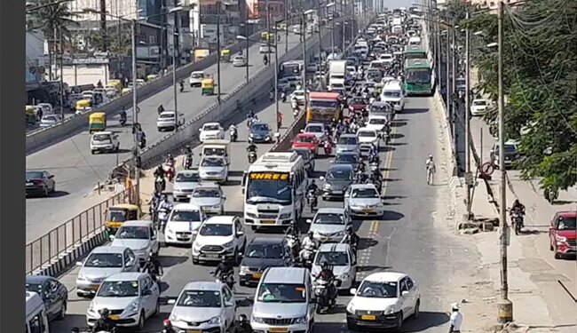 This Man Fell In Love And Got Married All Thanks To Bengaluru Traffic His Cute Love Story Goes Viral