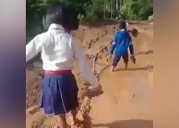 Children Are Going To School Risking Their Lives, People Said – This Will Not Be Tolerated? – जान जोखिम पर डाल कर बच्चे स्कूल जा रहे हैं, लोगों ने कहा