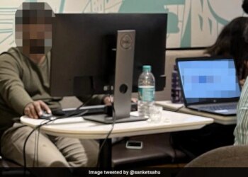 Man Sets Up Desktop At Coffee Shop Amid Bengaluru Floods Internet Has Mixed Says Reactions Dedication Or Stress